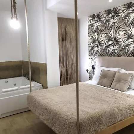 Shibari Jacuzzi Apartment *