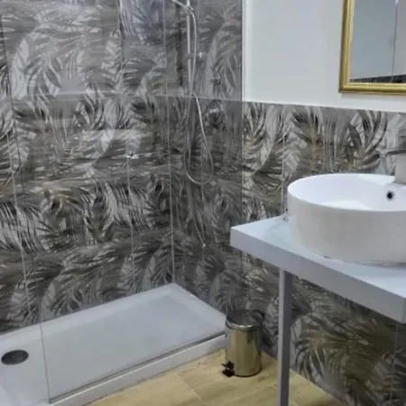 Shibari Jacuzzi Apartment