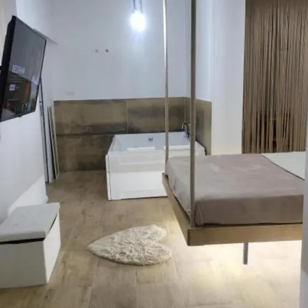 Shibari Jacuzzi Apartment *